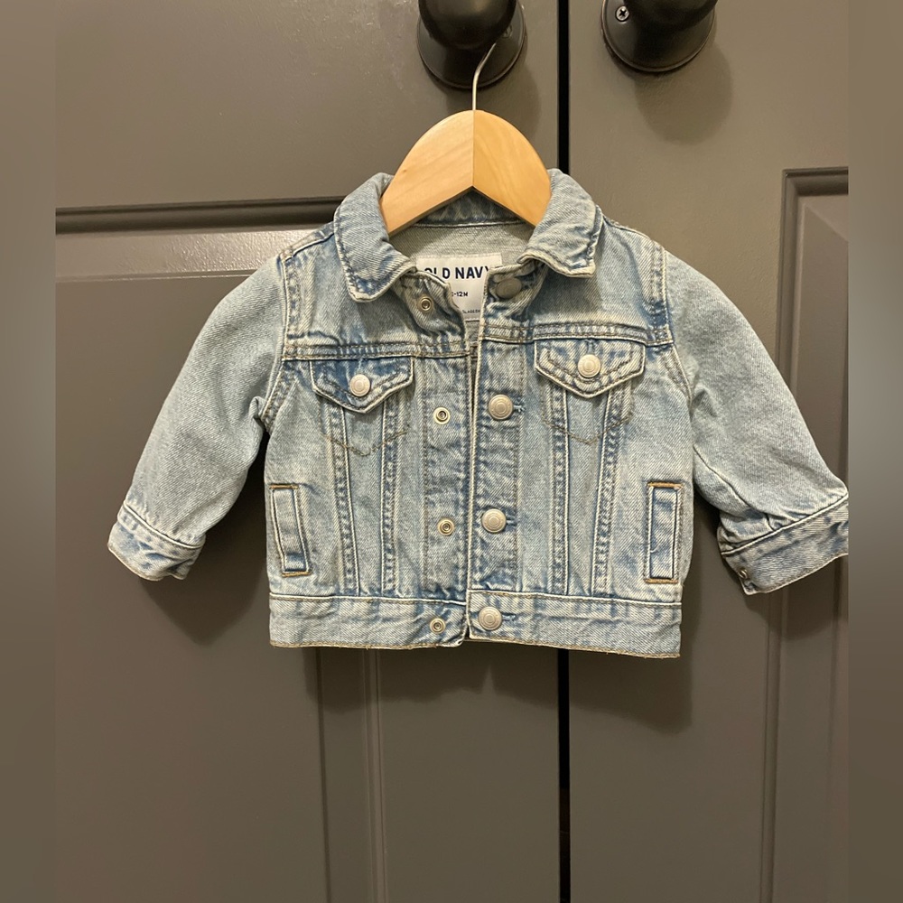 Old Navy Jean Jacket size 6-12 month like new!